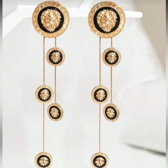 Elegant Gold Lion Tassel Drop Earrings - Picture 5 of 5